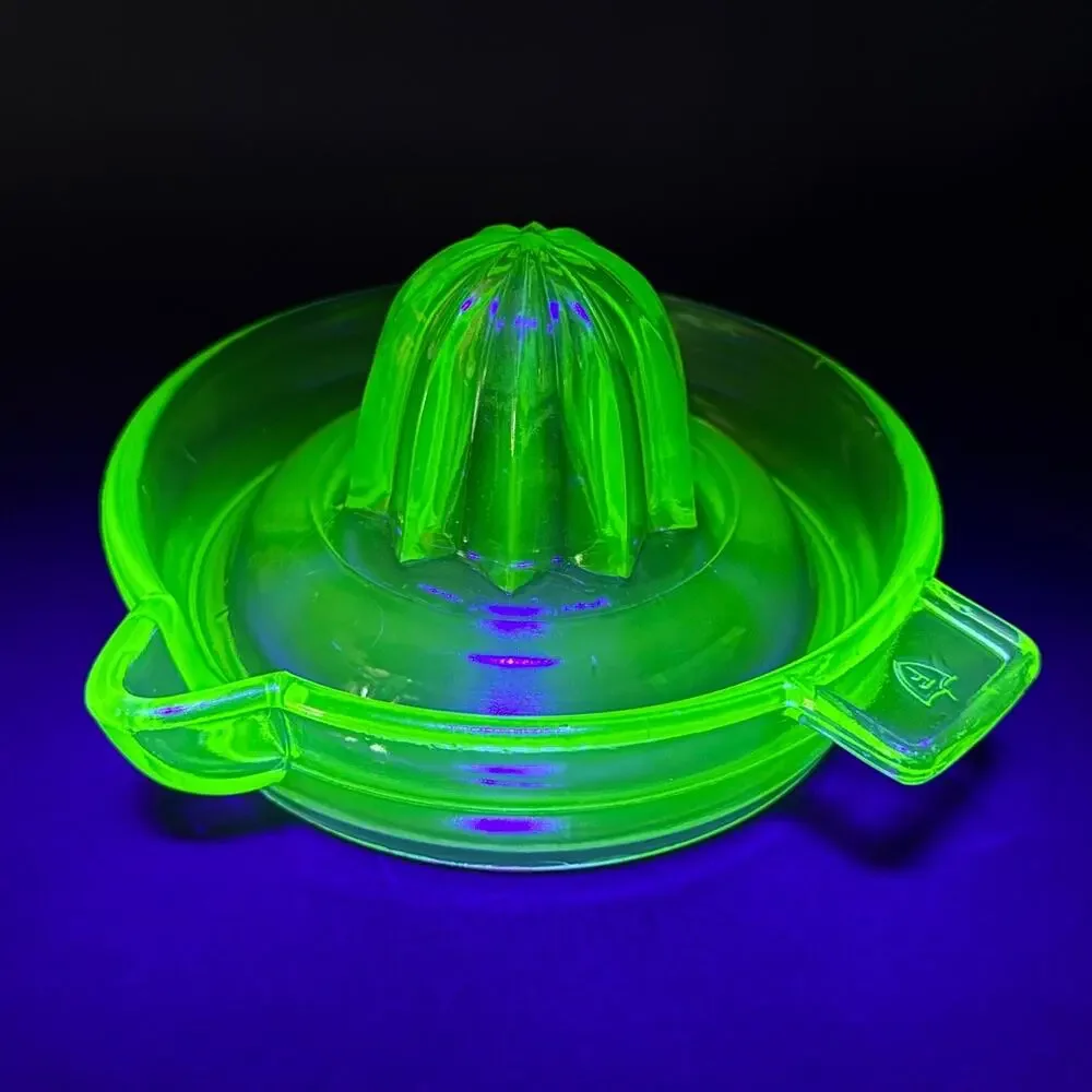 Vintage Green Vaseline Depression Glass orange/lemon Juicer Rare 5
